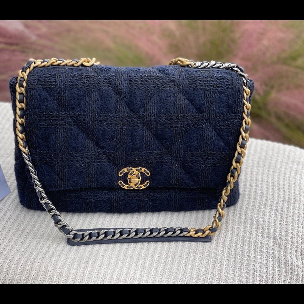 Chanel 19 Maxi Tweed